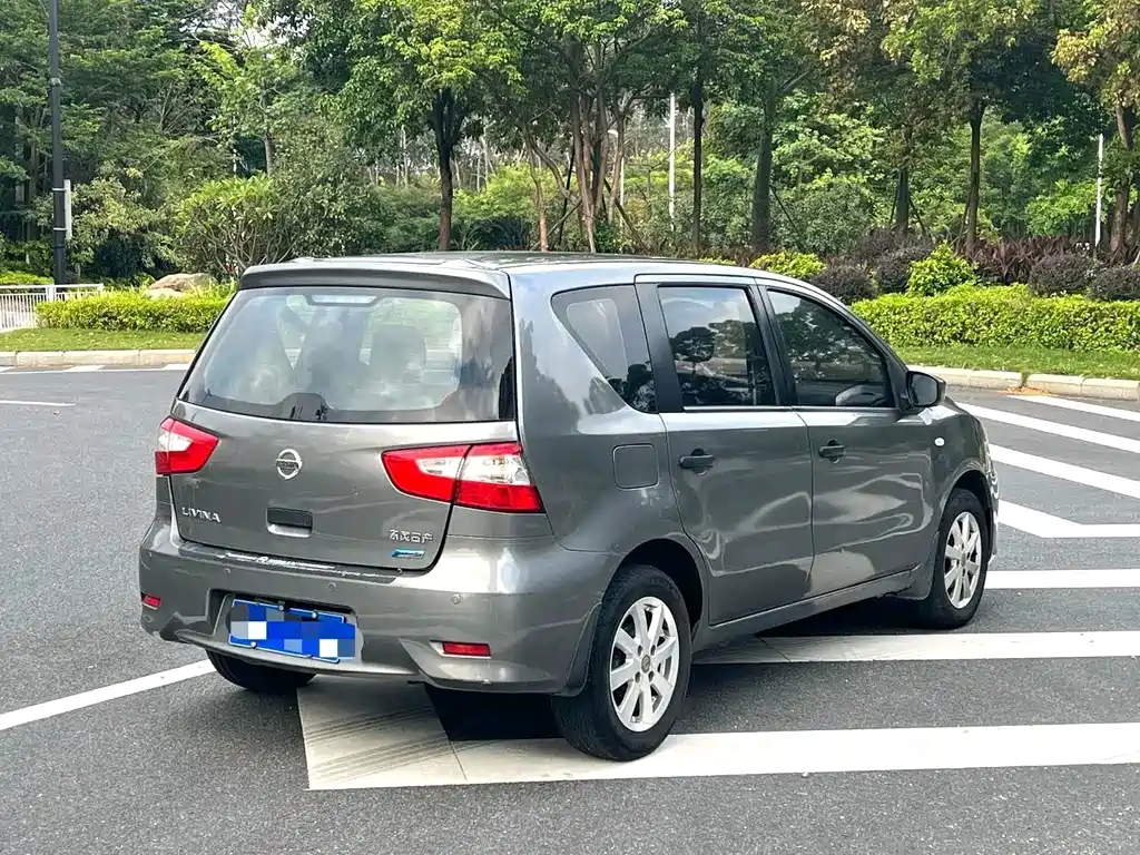 Nissan Livina — миниатюра 8