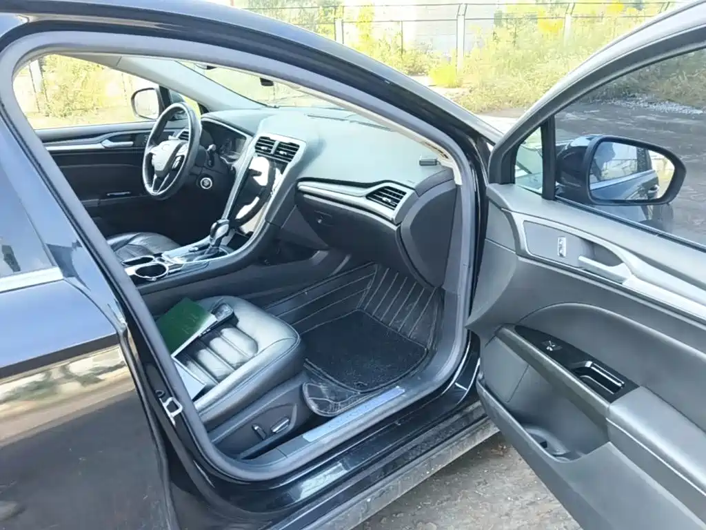 Ford Mondeo — миниатюра 9