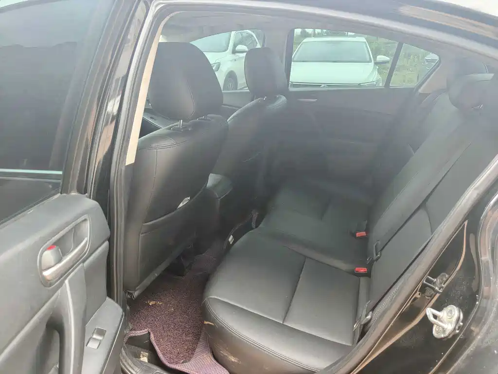Mazda 3 Xingcheng — миниатюра 6
