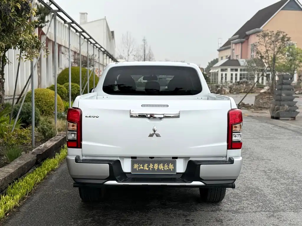 Mitsubishi L200 2025 2.2T