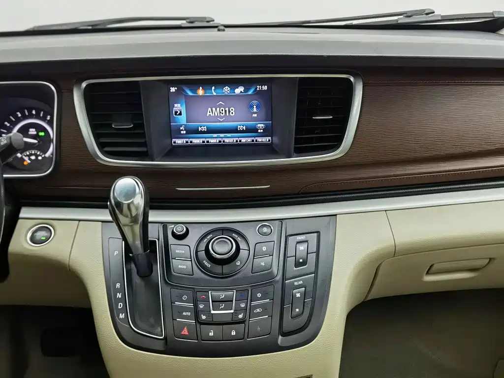 Buick GL8 — миниатюра 12