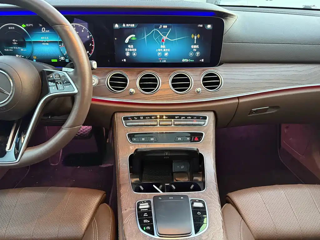 Mercedes-Benz E-Class — миниатюра 6