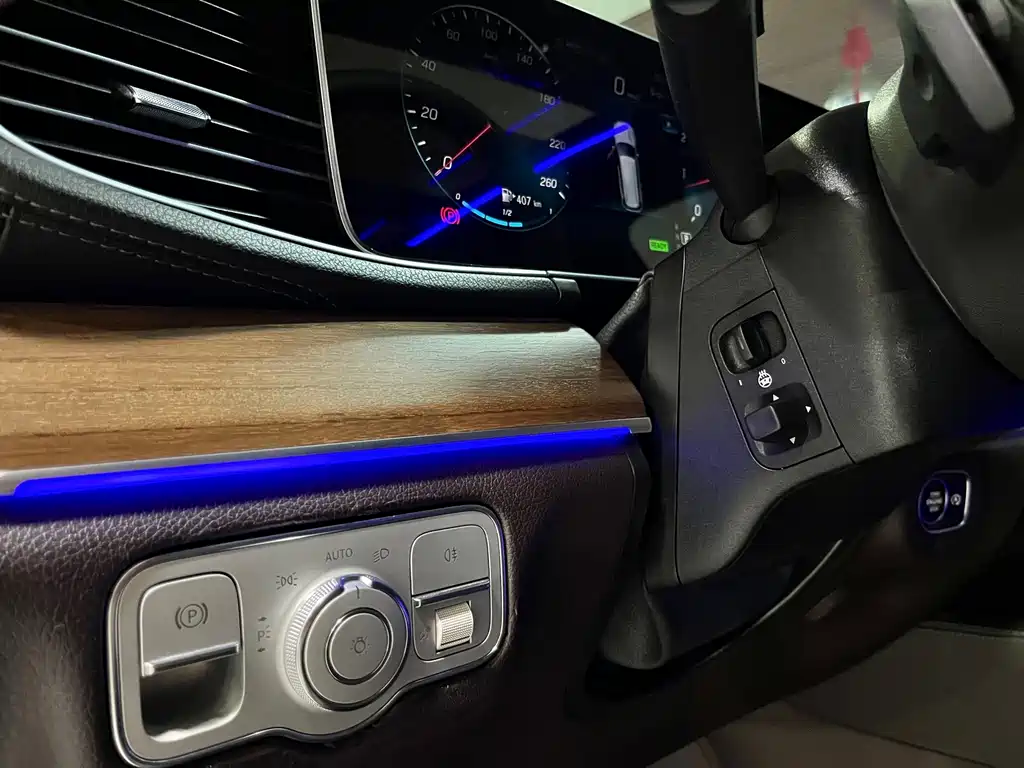 Mercedes-Benz GLS — миниатюра 13