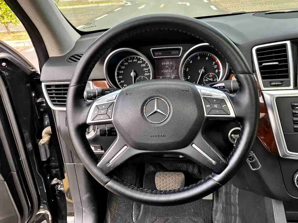Mercedes-Benz M-Class — миниатюра 22
