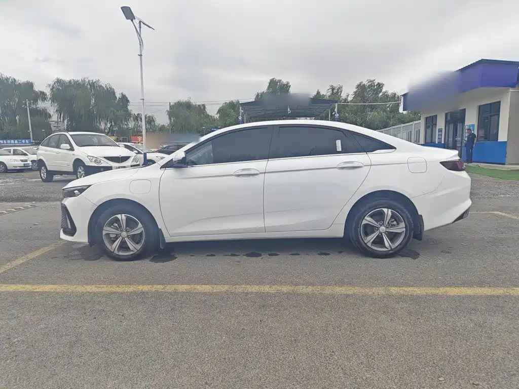 Geely L HiP — миниатюра 7