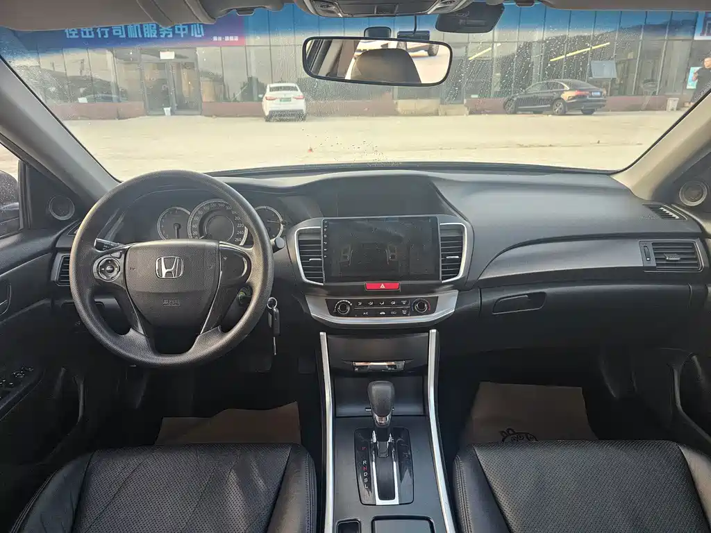 Honda Accord — миниатюра 11