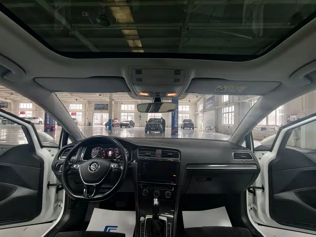 Volkswagen Golf — миниатюра 14