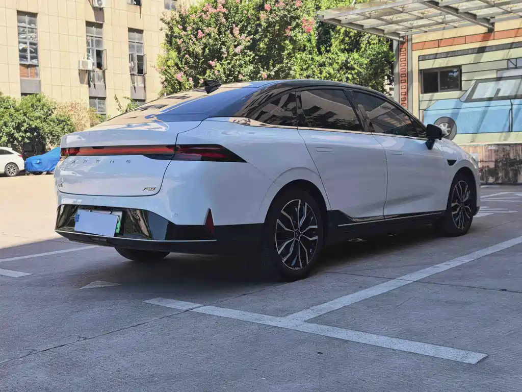 XPeng P5 — миниатюра 7