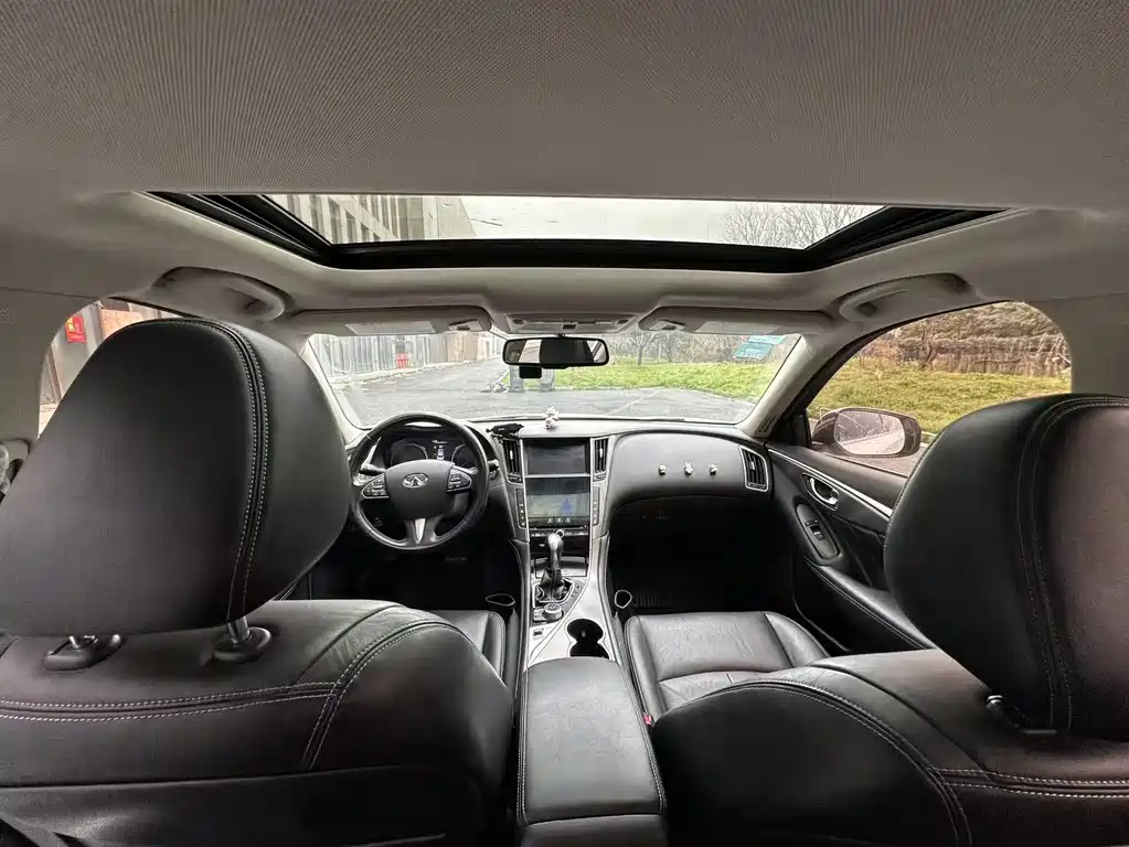INFINITI Q50L