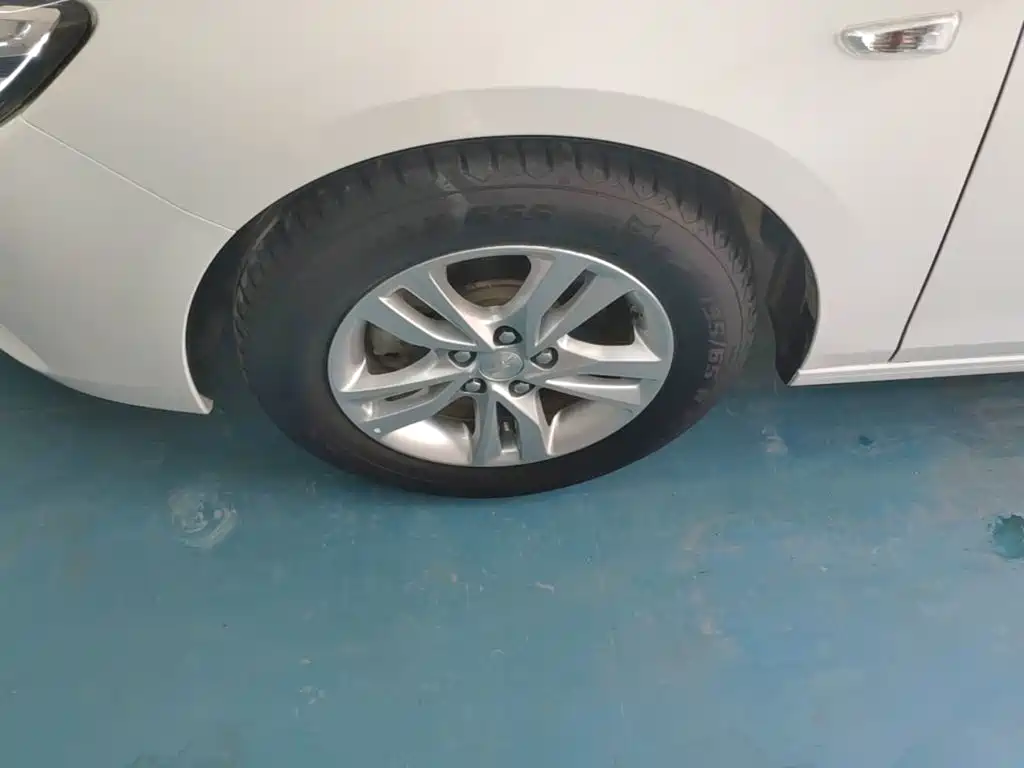 Chevrolet Cavalier — миниатюра 23