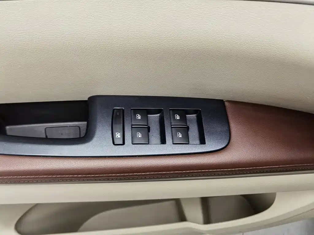 Buick GL8 — миниатюра 9