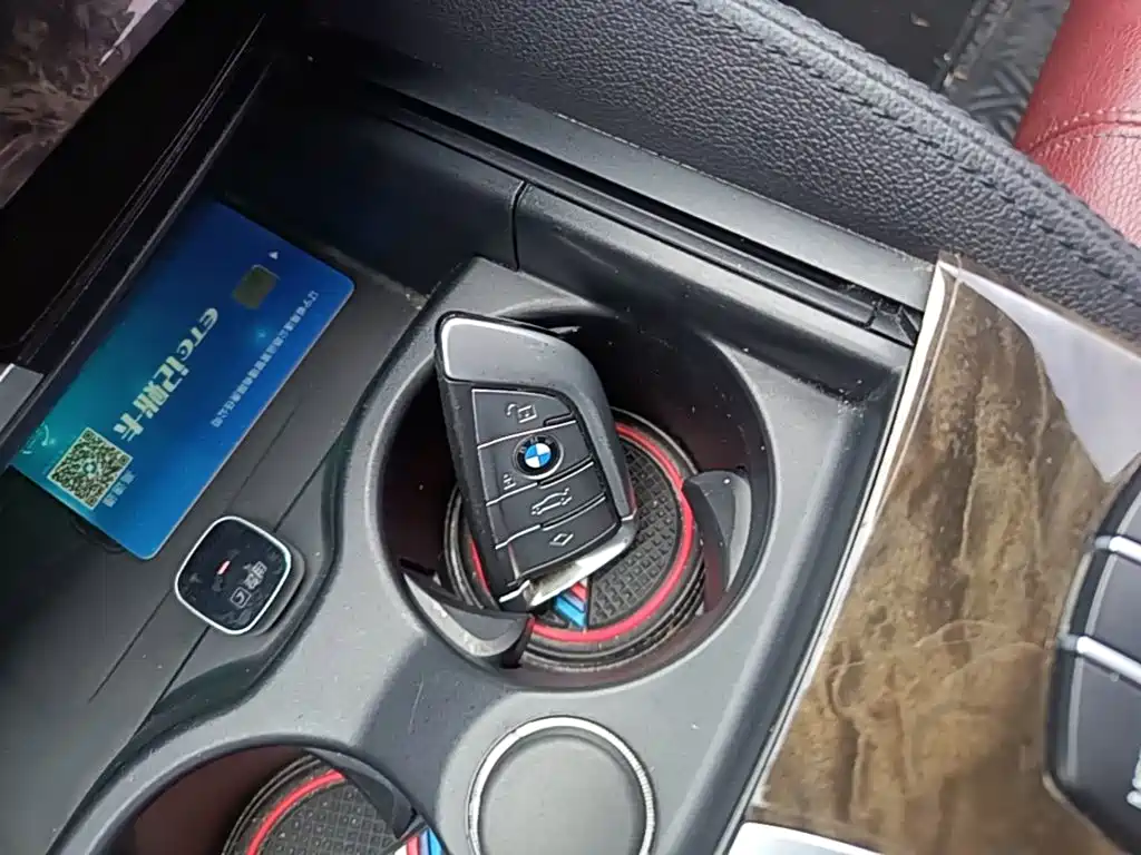 BMW 5 Series — миниатюра 9