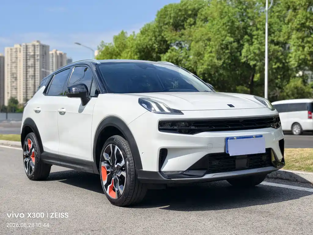 Lynk & Co 06 — миниатюра 3