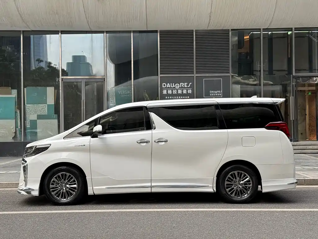 TOYOTA ELFA