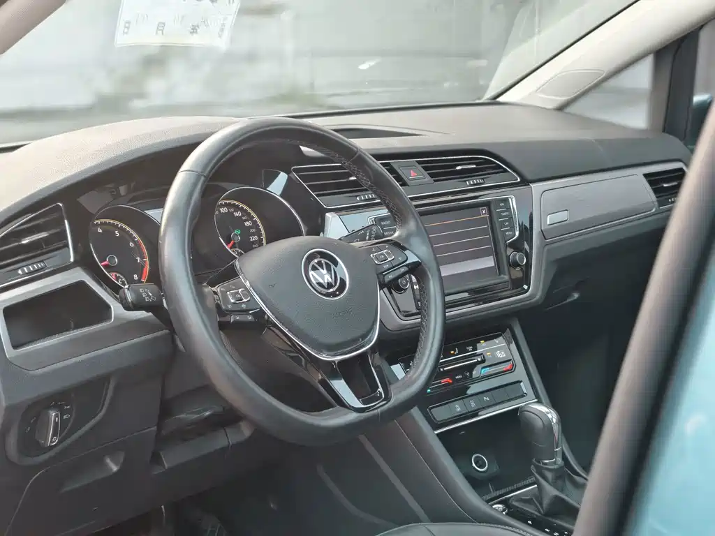 Volkswagen Touran — миниатюра 10