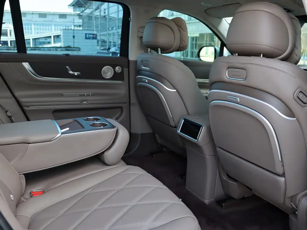 AITO ASK THE WORLD M9