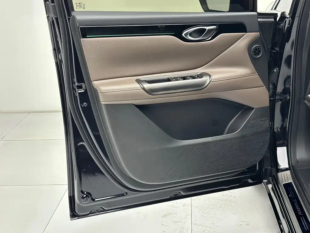 GAC Motor Trumpchi E8 PHEV — миниатюра 13