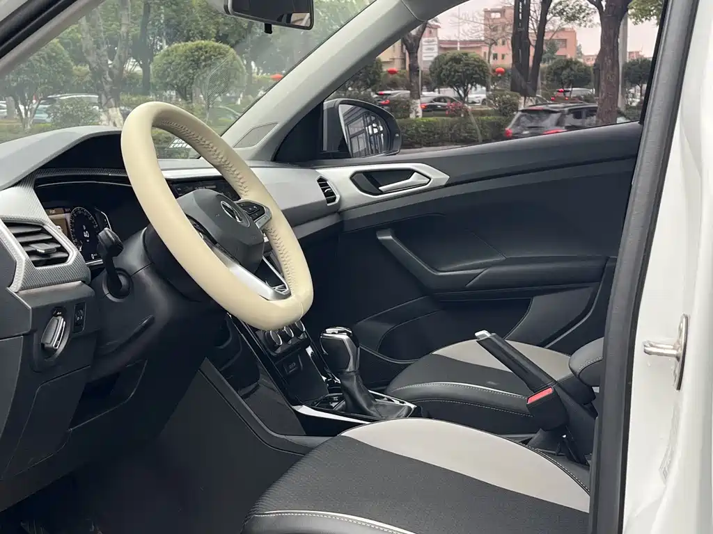 VOLKSWAGEN EXPLORING THE SHADOW