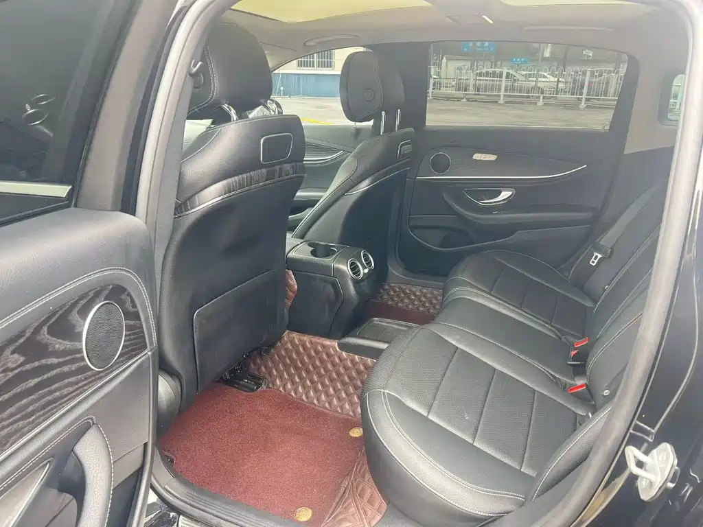 MERCEDES-BENZ E CLASS