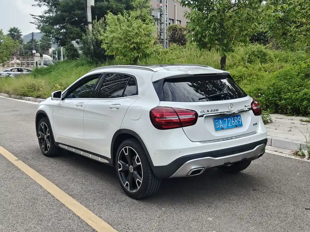 Mercedes-Benz GLA — миниатюра 8