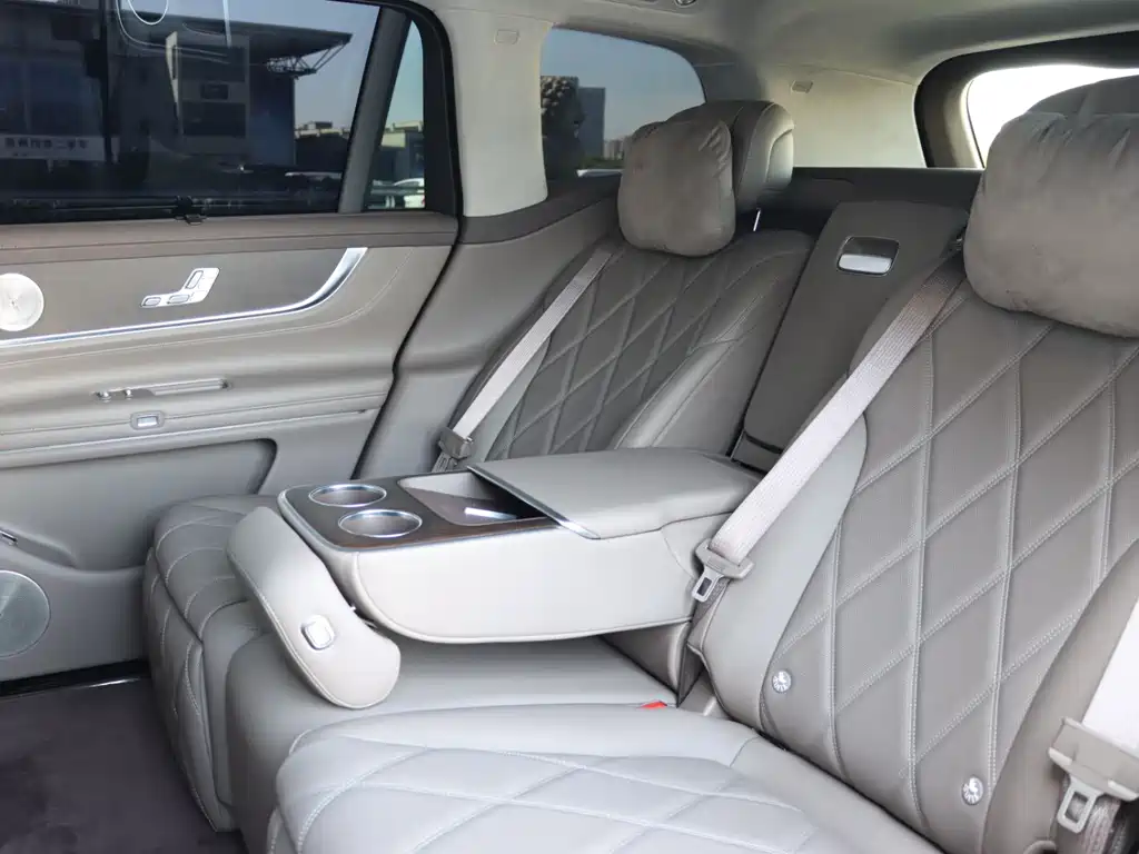 AITO ASK THE WORLD M9