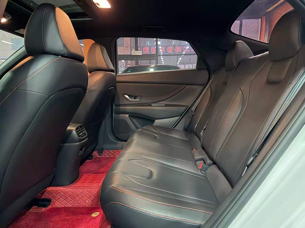 Hyundai Elantra 1.5 л 2023 г. Белый, пробег 40000 км