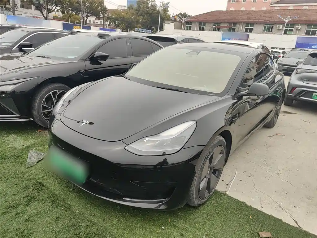 Tesla Model 3 2023