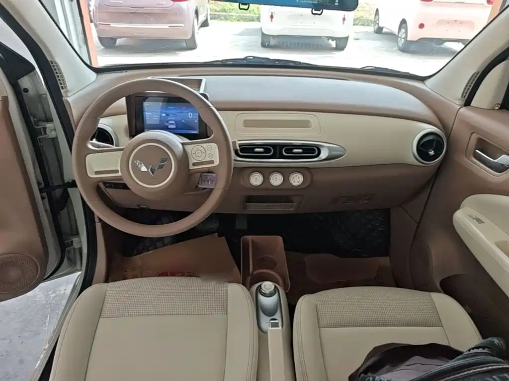 Wuling MINIEV — миниатюра 10