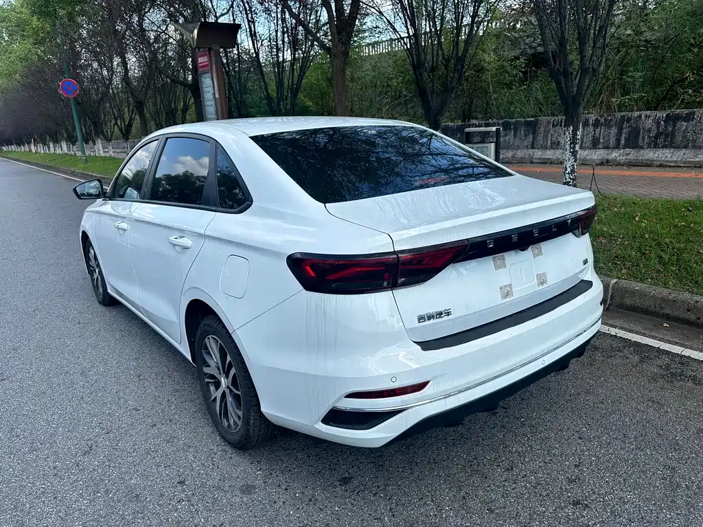 Geely Emgrand — миниатюра 5