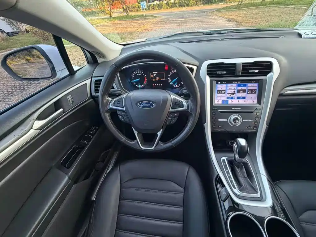 Ford Mondeo — миниатюра 9
