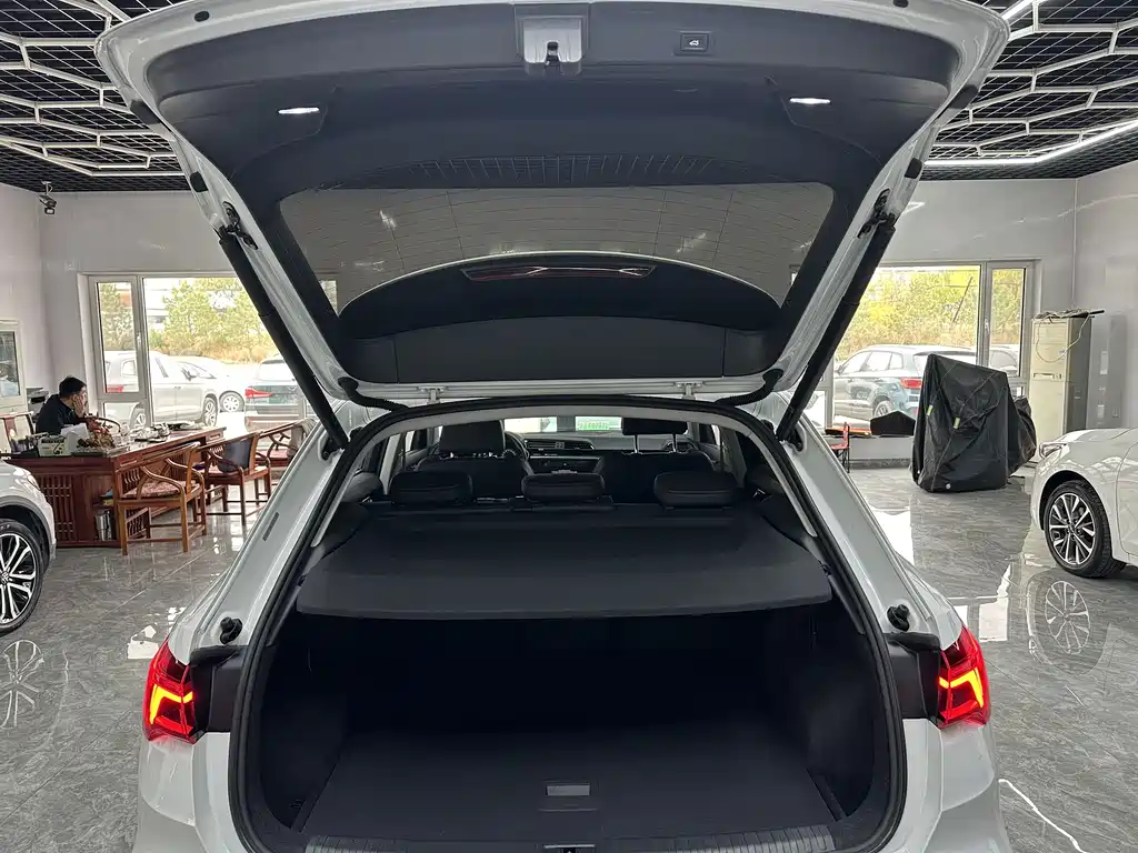 Audi Q3 — миниатюра 11