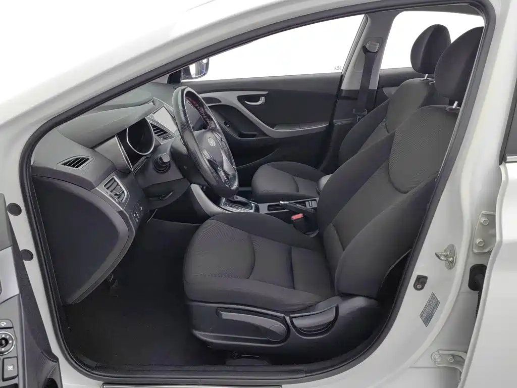 Hyundai Elantra Langdong — миниатюра 10