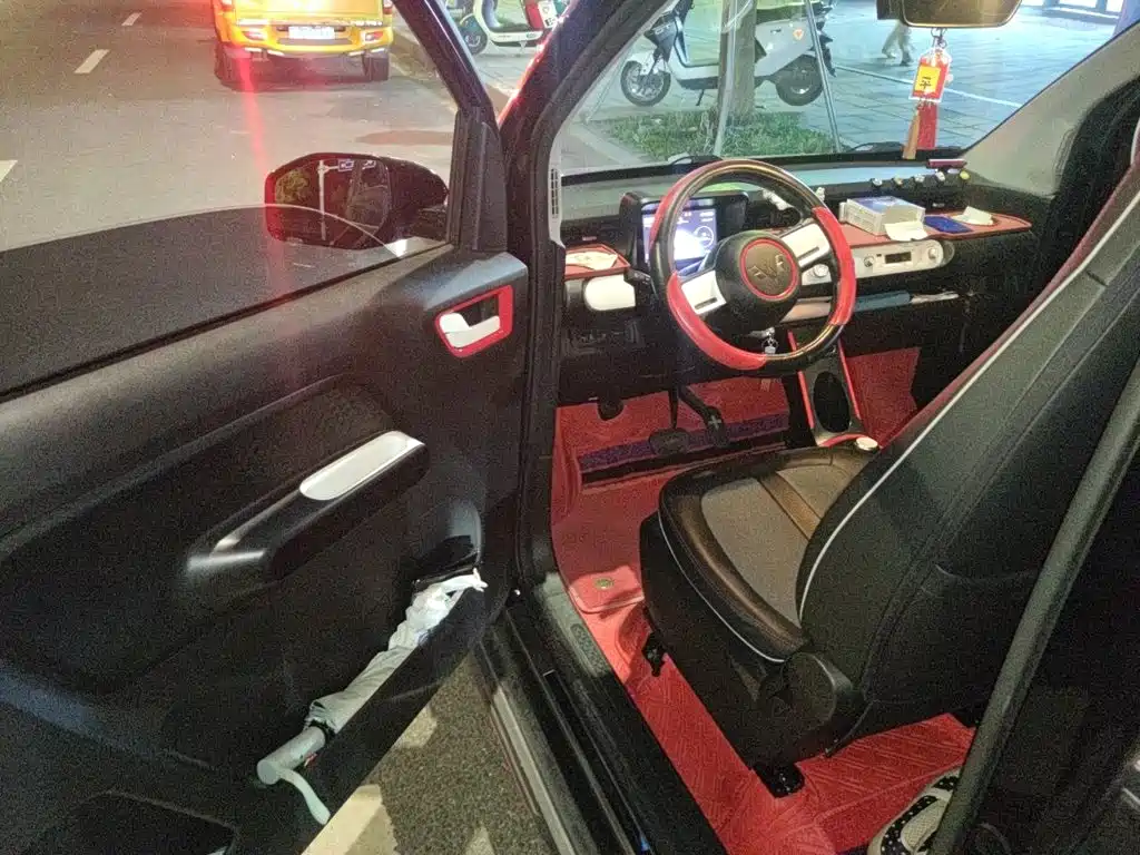 Wuling MINIEV — миниатюра 12