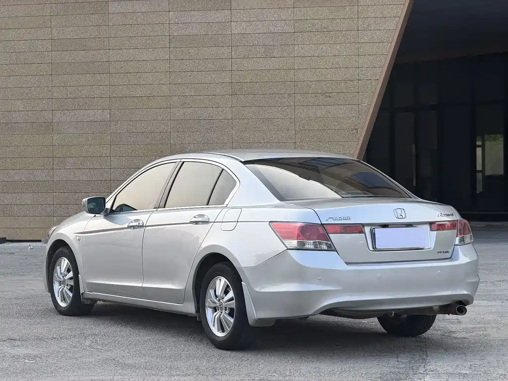 Honda Accord — миниатюра 11