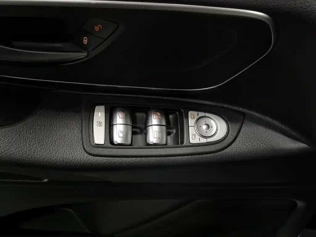 Mercedes-Benz Vito — миниатюра 9