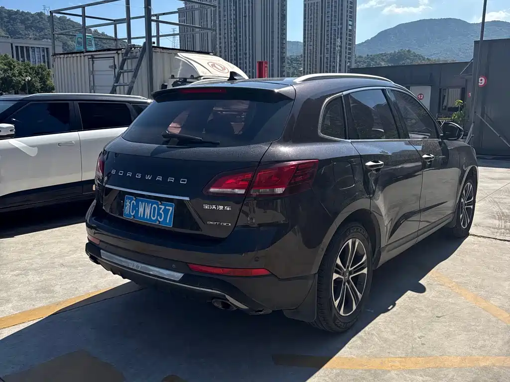 Borgward BX7 — миниатюра 4
