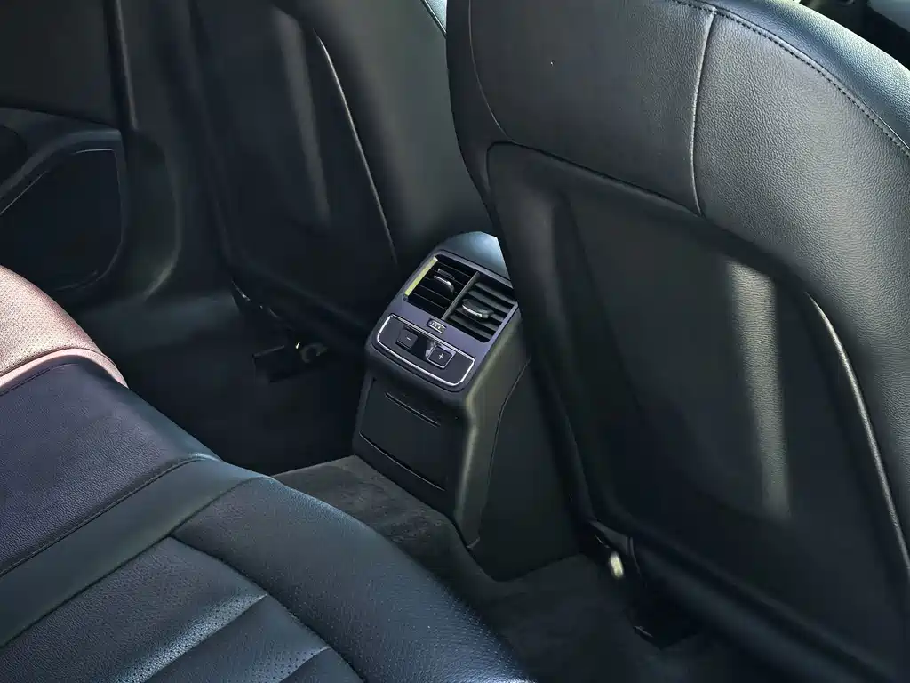 Audi A4L — миниатюра 8