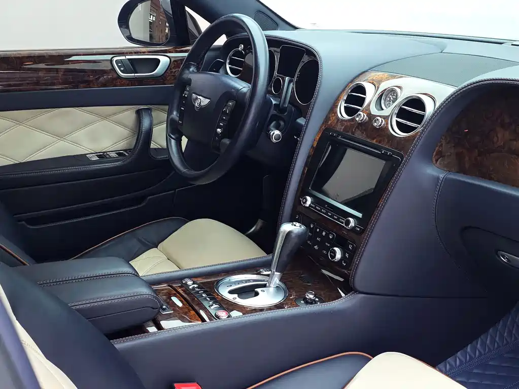 Bentley Flying Spur — миниатюра 19