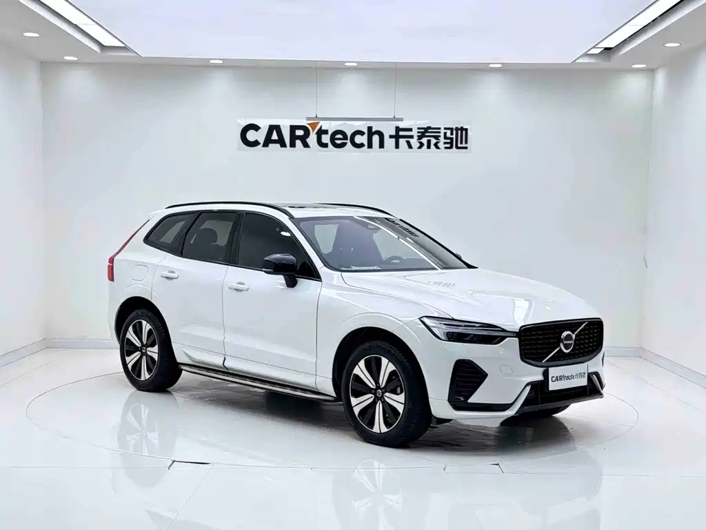 Volvo XC60 2024 B5