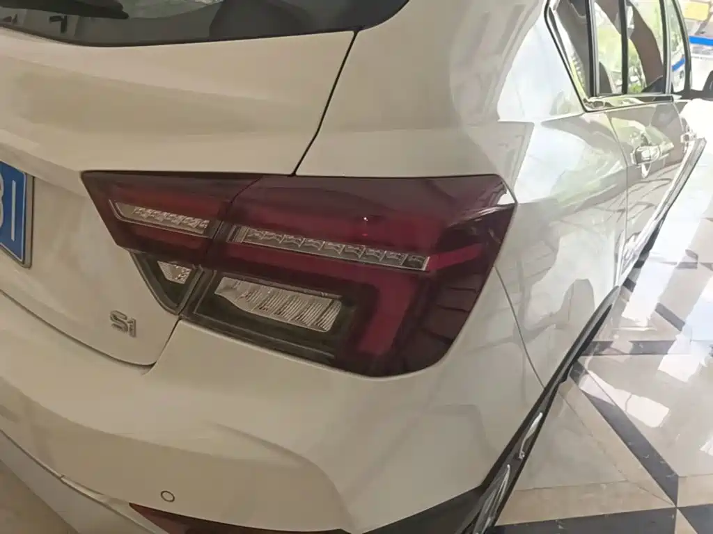 Geely Vision S1 — миниатюра 8