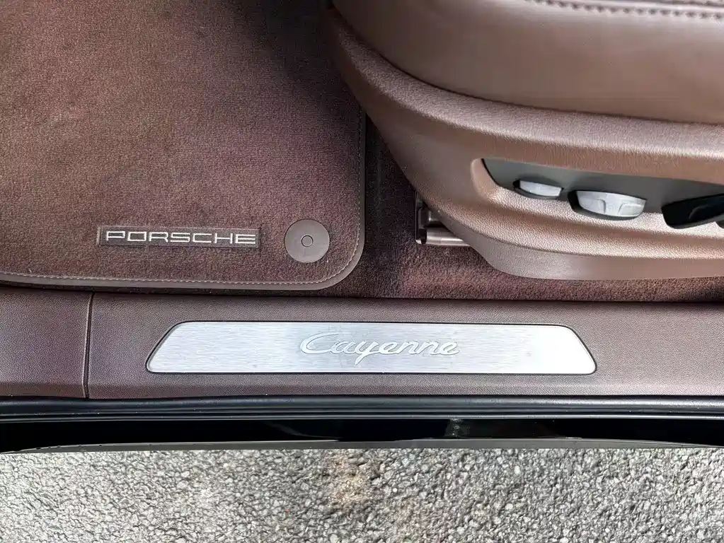 PORSCHE CAYENNE