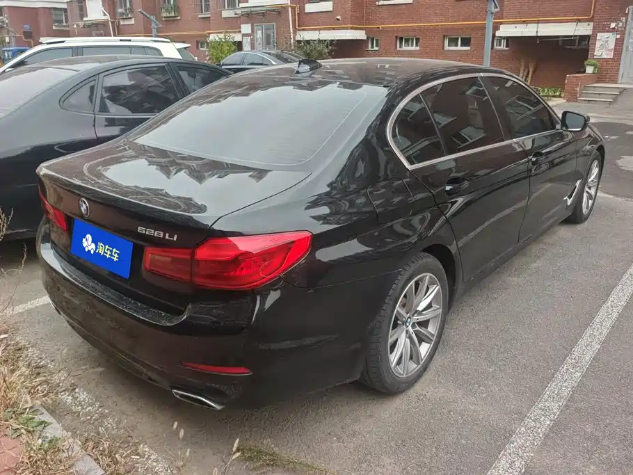 BMW 5 Series — миниатюра 3