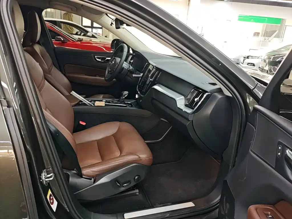 Volvo XC60 — миниатюра 25