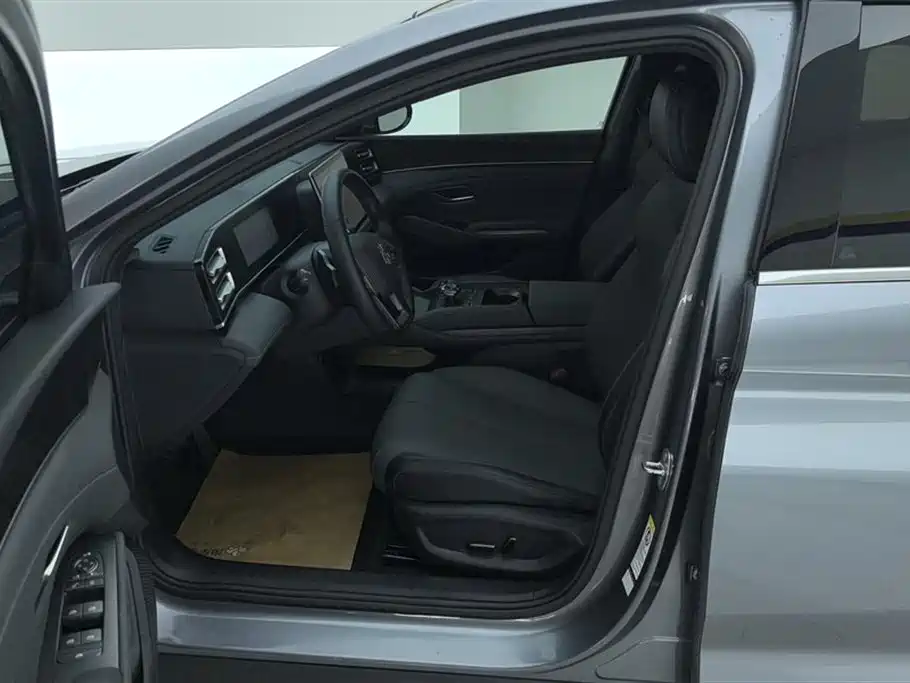 BYD Qin L L 2025 DM-i Smart Drive 120KM