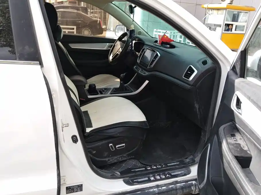 Geely Vision X6 — миниатюра 8