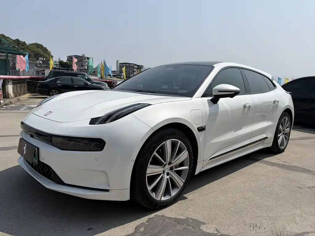 Zeekr 001 2022
