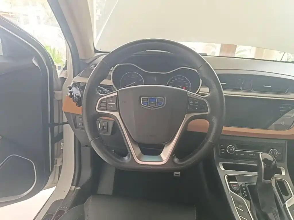 Geely Vision S1 — миниатюра 11