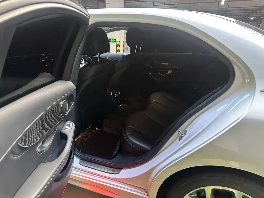 Mercedes-Benz C-Class — миниатюра 9