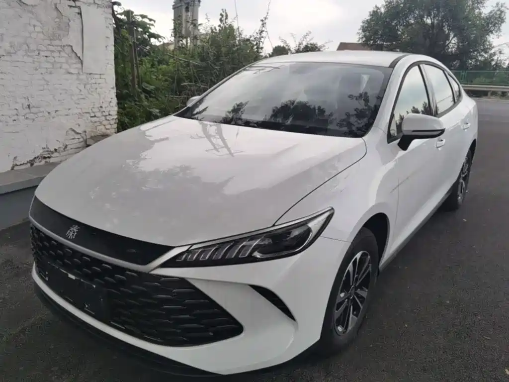 BYD Qin Plus PLUS 2025 DM-i Smart Drive 128KM