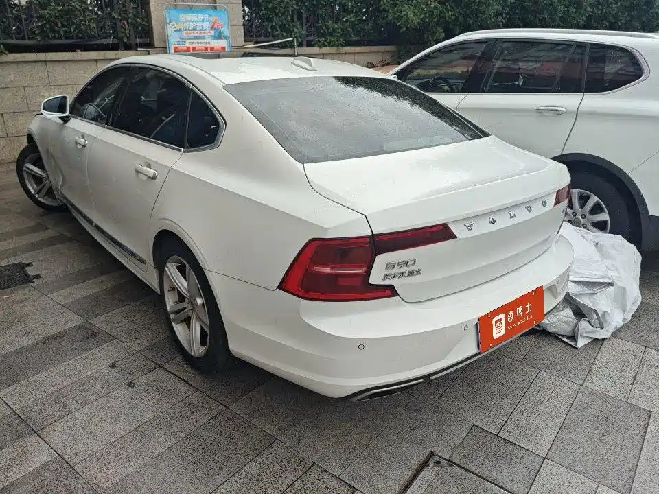 Volvo S90 2019 T5